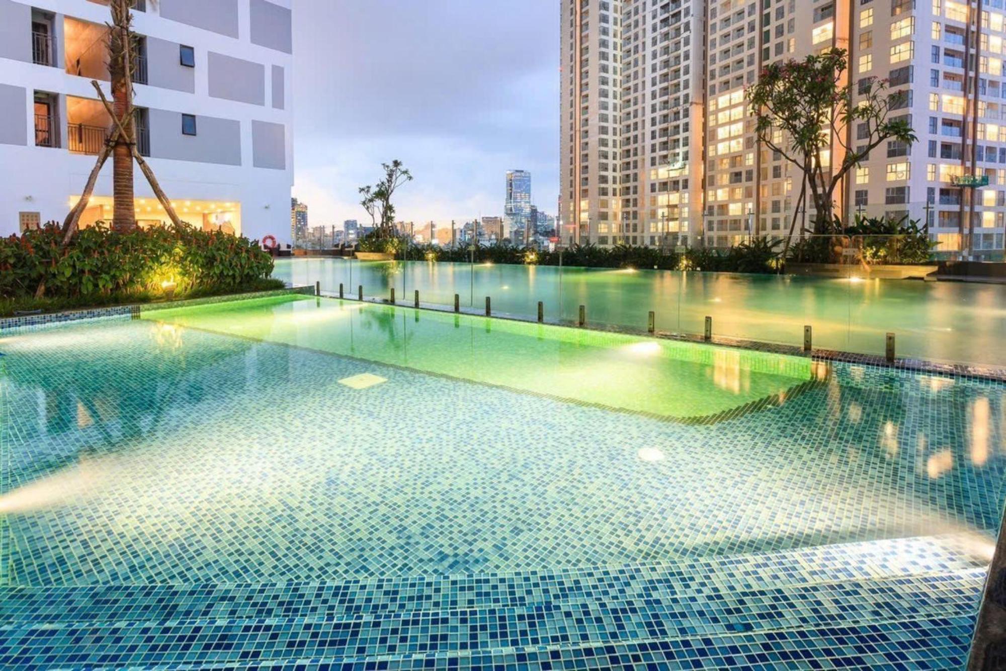 Khách sạn hẻo lánh Luxury - Infinity Pool By Center TP. Hồ Chí Minh